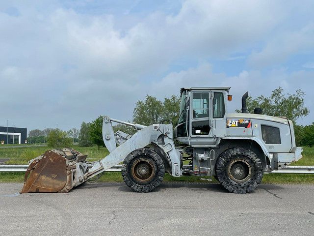 Caterpillar 930M Wheel loader