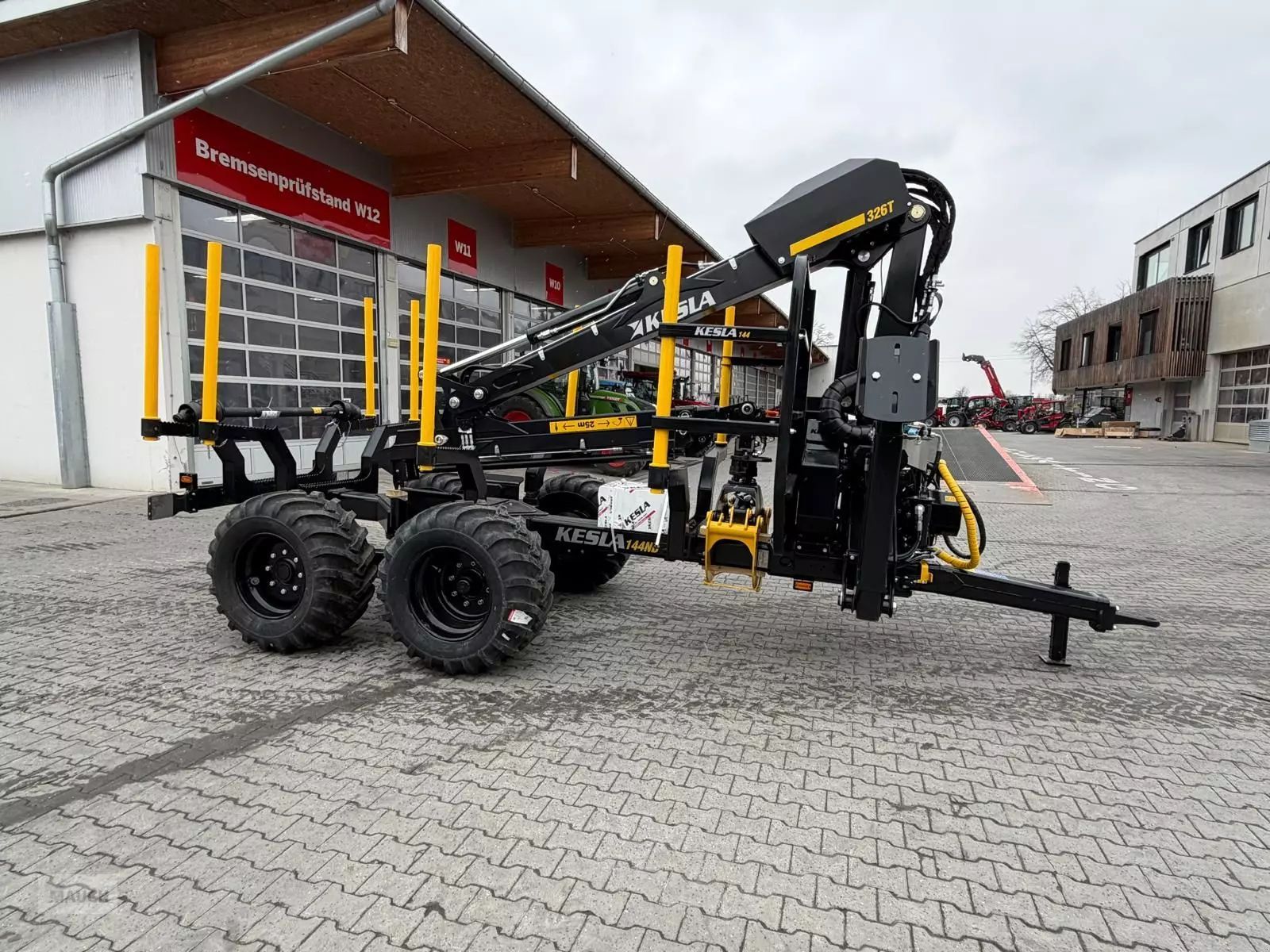 Kesla forstanhänger 144 nd 2wd mit 326t kran Forestry trailer