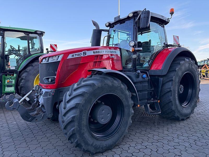 Massey Ferguson 8740 S Τρακτέρ 107.500 €
