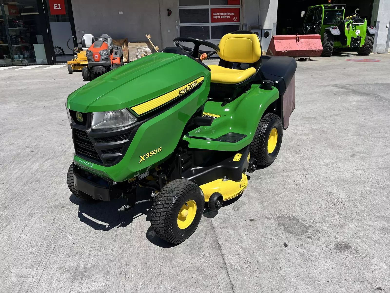 E-FARM: John Deere X350R - Sekačka na trávu - id UWCTIQW - 5 124 € - Rok výroby: 2023 - Rakousko