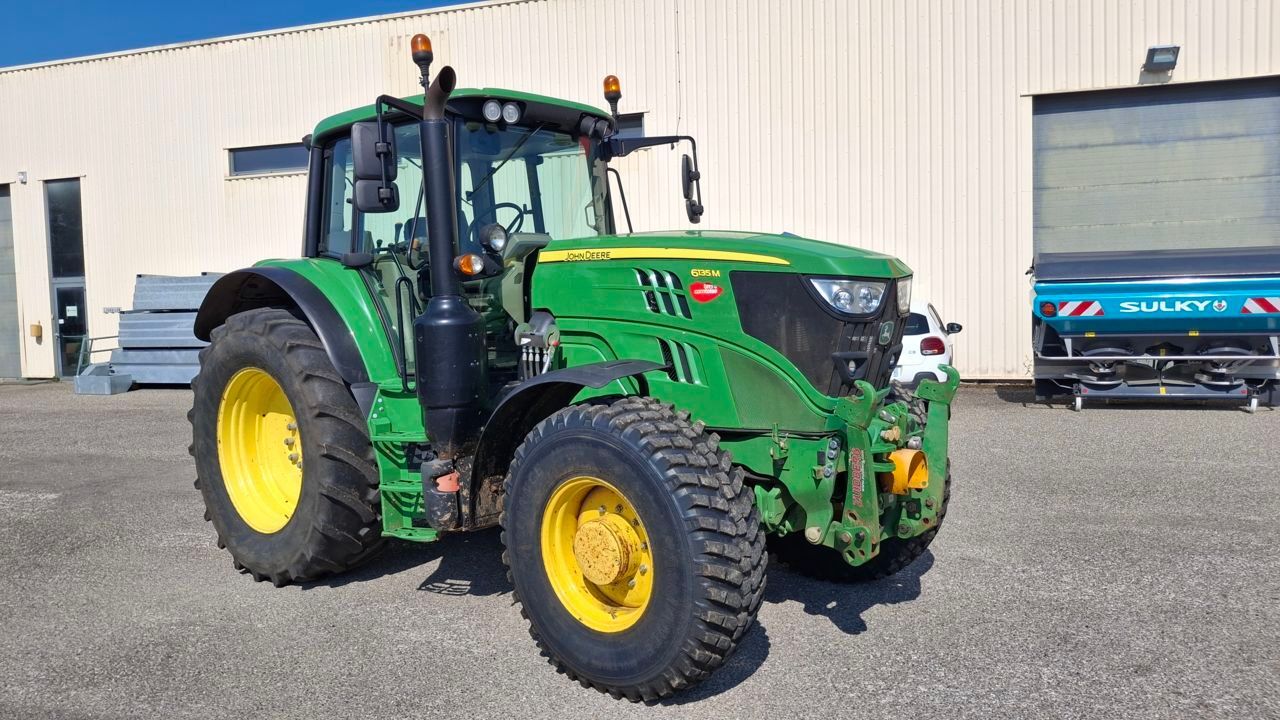 E-FARM: John Deere 6135 M - Tractor - id ZRCI4H8 - €65,000 - Year of construction: 2019 - Engine hours: 3,298,Engine power (HP): 135,France