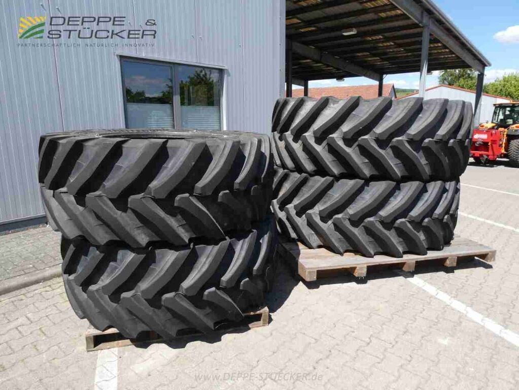 E-FARM: TRELLEBORG vf650/60r34 zu vf750/70r44 - Koło i gąsienica - id ZQ3XI3A - 12 143 € - Niemcy