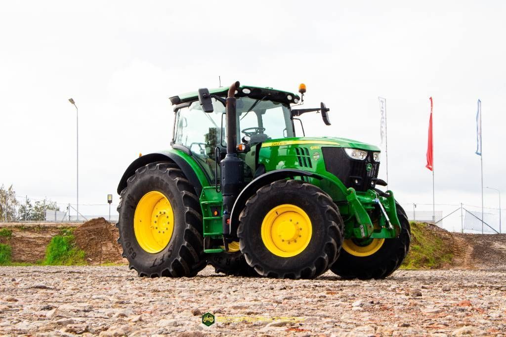 John Deere 6215 R Tractor €115,947
