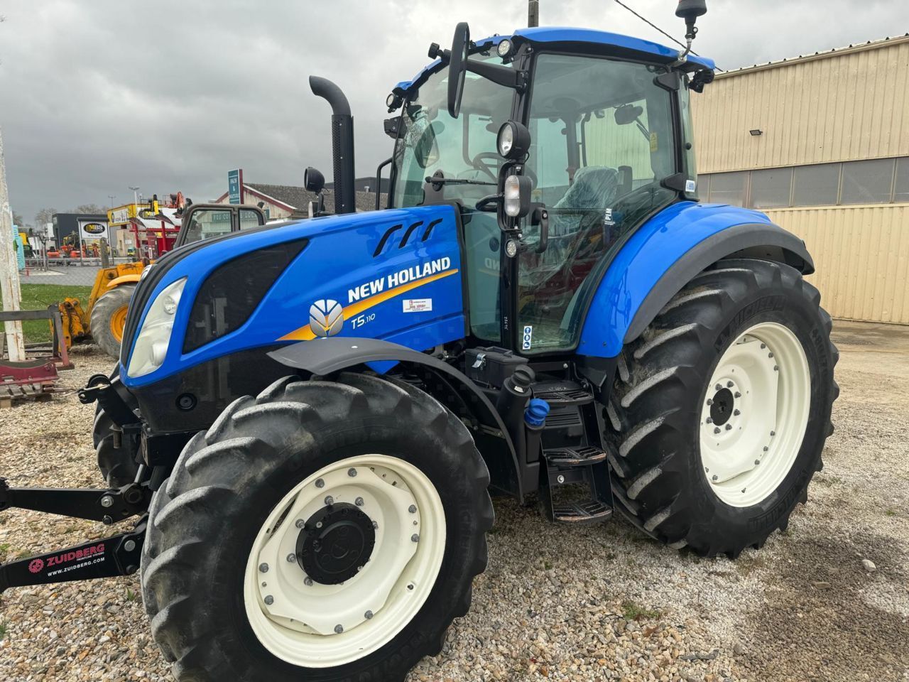 E-FARM: New Holland T5.110 - Tractor - id LYIU8MW - 50.000 € - Año: 2017 - Horas: 2650,Potencia del motor: 110,Francia