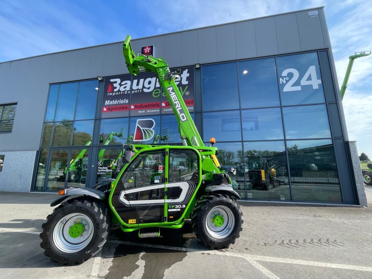 E-FARM: Merlo tf 30.9 - 115 - Chargeur télescopique  - id TGELXEV - Année: 2022 - Lecture du nombre d'heure: 680,Belgique