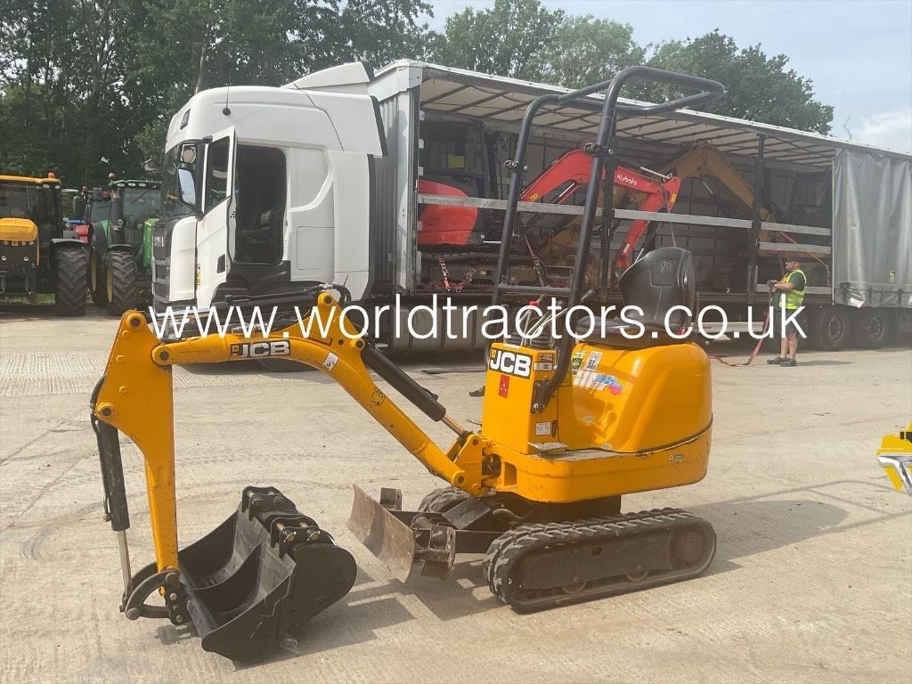 JCB 8008 Mini excavator €9,179