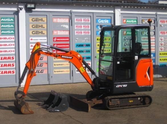 Doosan doosan dx 19 3x löffel (baugleich bobcat e19) Mini excavadora  15.300 €