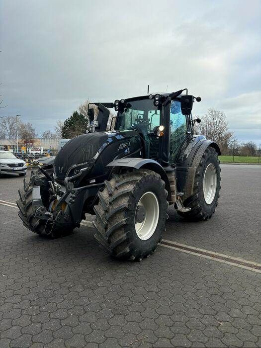 E-FARM: Valtra T175 - Tractor - id 5MQTFWK - €115,000 - Year of construction: 2022 - Engine hours: 1,288,Engine power (HP): 173,Germany