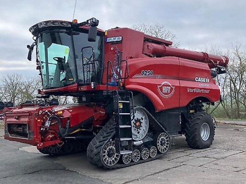 Case IH Axial-Flow 8250 Combine harvester €309,000