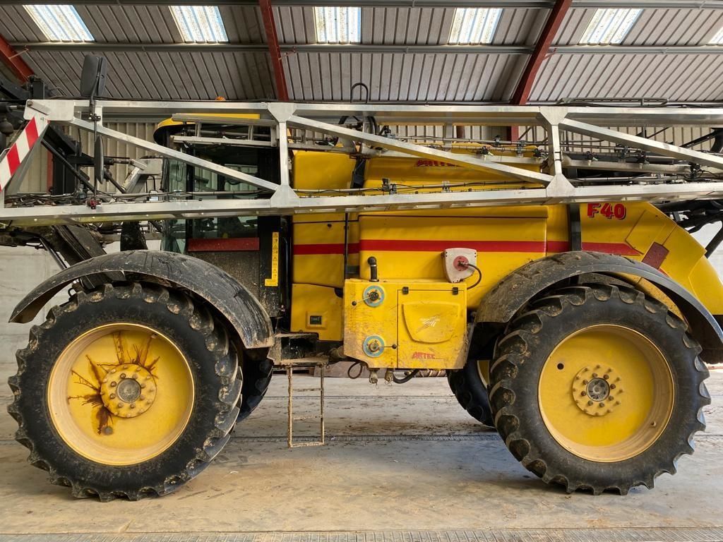 E-FARM: Artec f40 - Pulvérisateur - id LTI9MZS - 70 000 € - Année: 2013 - Lecture du nombre d'heure: 4 200,France