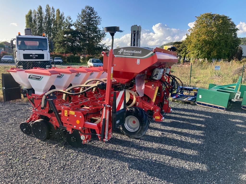 E-FARM: Kverneland optima v e-drive 8 rgs - Einzelkornsämaschine - id 2NCLFSL - 45.000 € - Baujahr: 2023 - Frankreich
