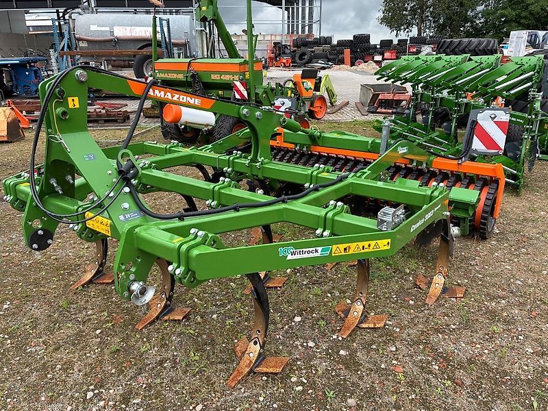 E-FARM: Amazone cenius 3003 kwm - Coltivatore - id TDQAHNV - 16.900 € - Anno di costruzione: 2024 - Germania
