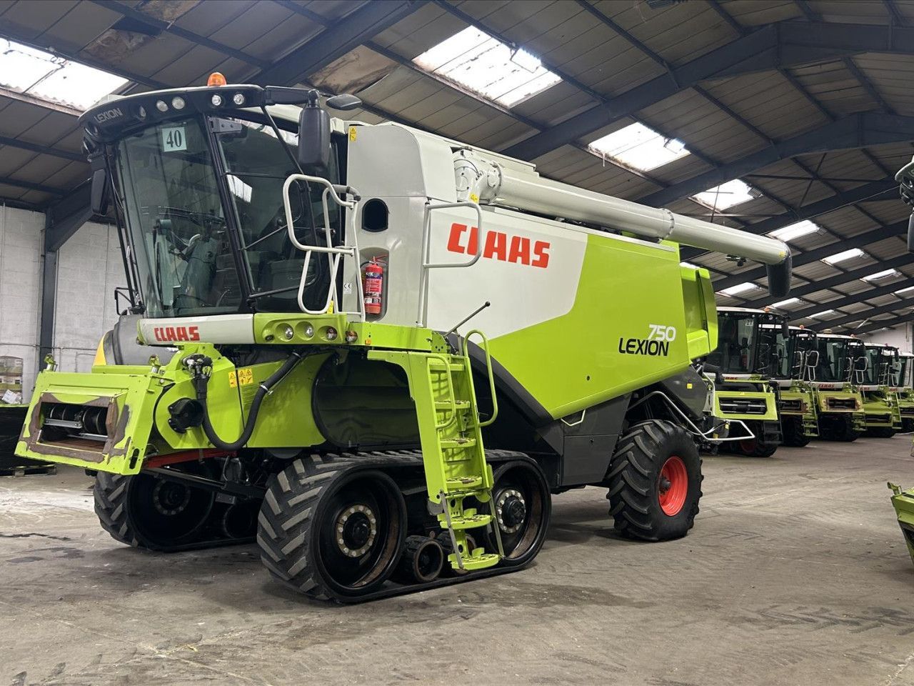 E-FARM: Claas Lexion 750 - Kombajn zbożowy - id DTRNJLS - 125 662 € - Rok produkcji: 2013 - Motogodziny: 2896,Moc silnika: 425,Zjednoczone Królestwo