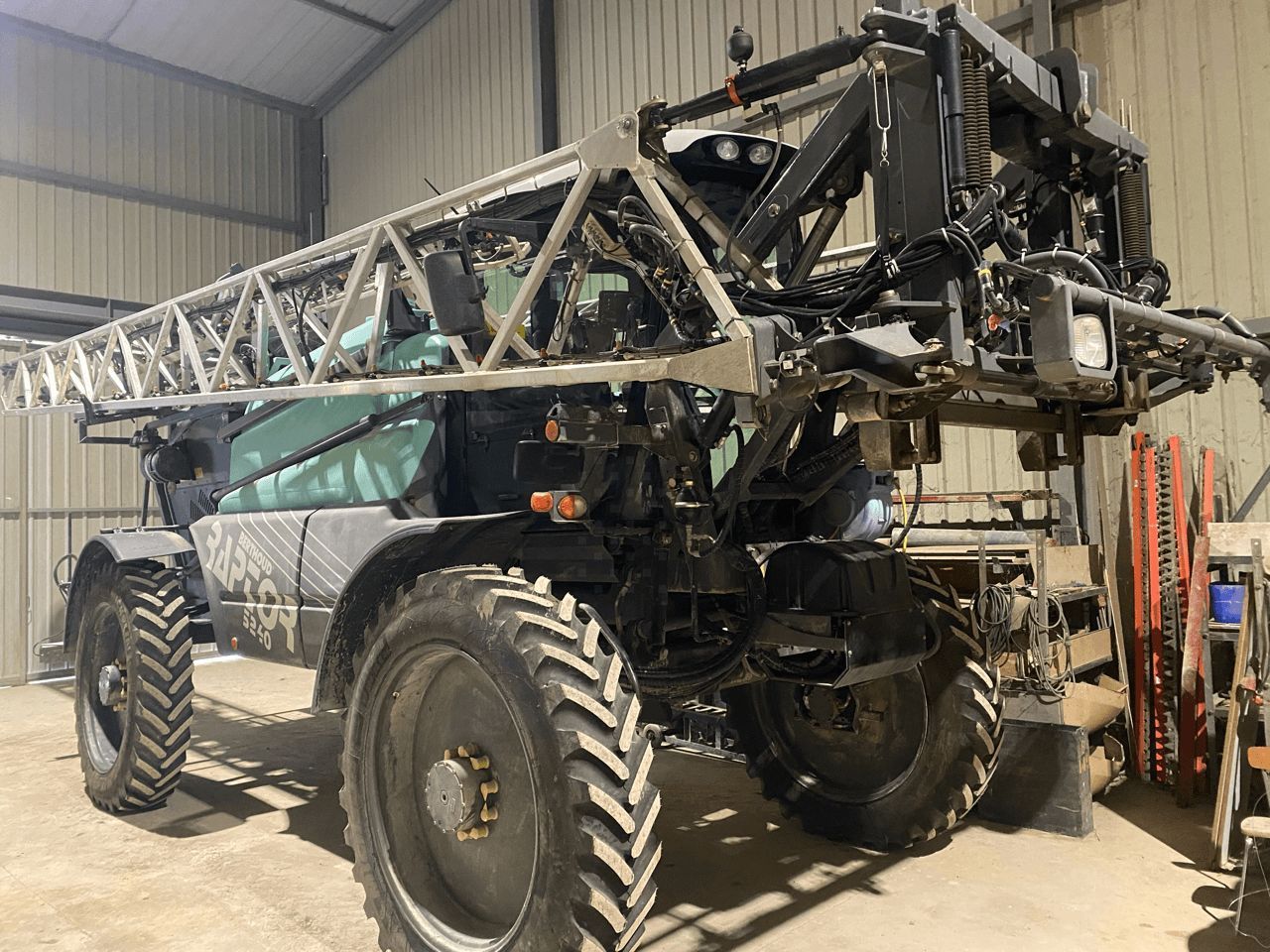 E-FARM: Berthoud RAPTOR 5240 - Pulverizador - id 76BYD9E - Año: 2017 - Horas: 4000,Francia