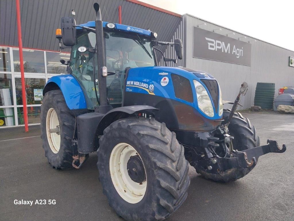 E-FARM: New Holland T7.200 - Traktor - id 7LP7ZKQ - 52.000 € - Baujahr: 2015 - Abgelesene Motorstunden: 4.829,Motorleistung (PS): 170,Frankreich