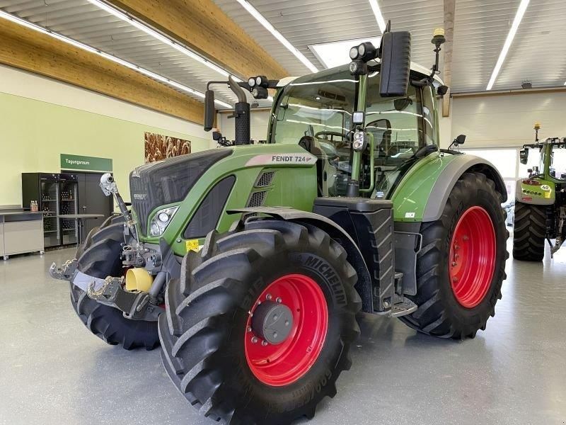 Fendt 724 Vario Profi Plus Traktor 102.101 €