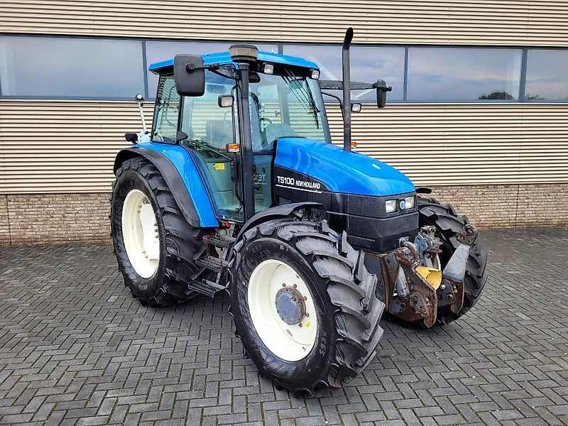 New Holland TS 100 Tracteur