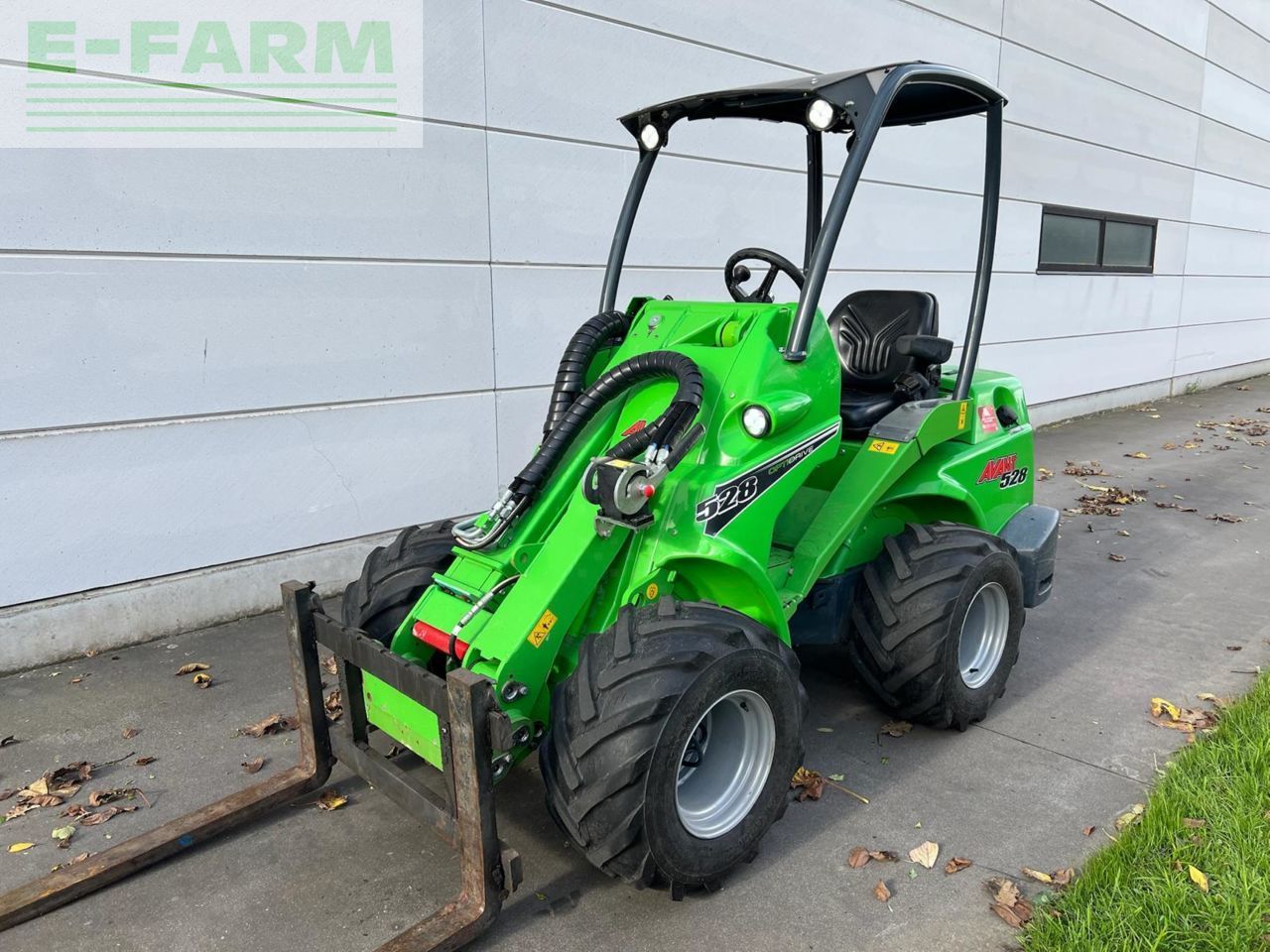 Avant 528 Mini rakodó 24 200 EUR