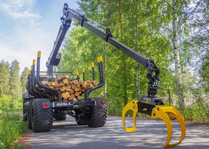 E-FARM: Kesla 144 nd mit kran 326 t - Forstanhänger - id JQUC9VG - Baujahr: 2025 - Österreich