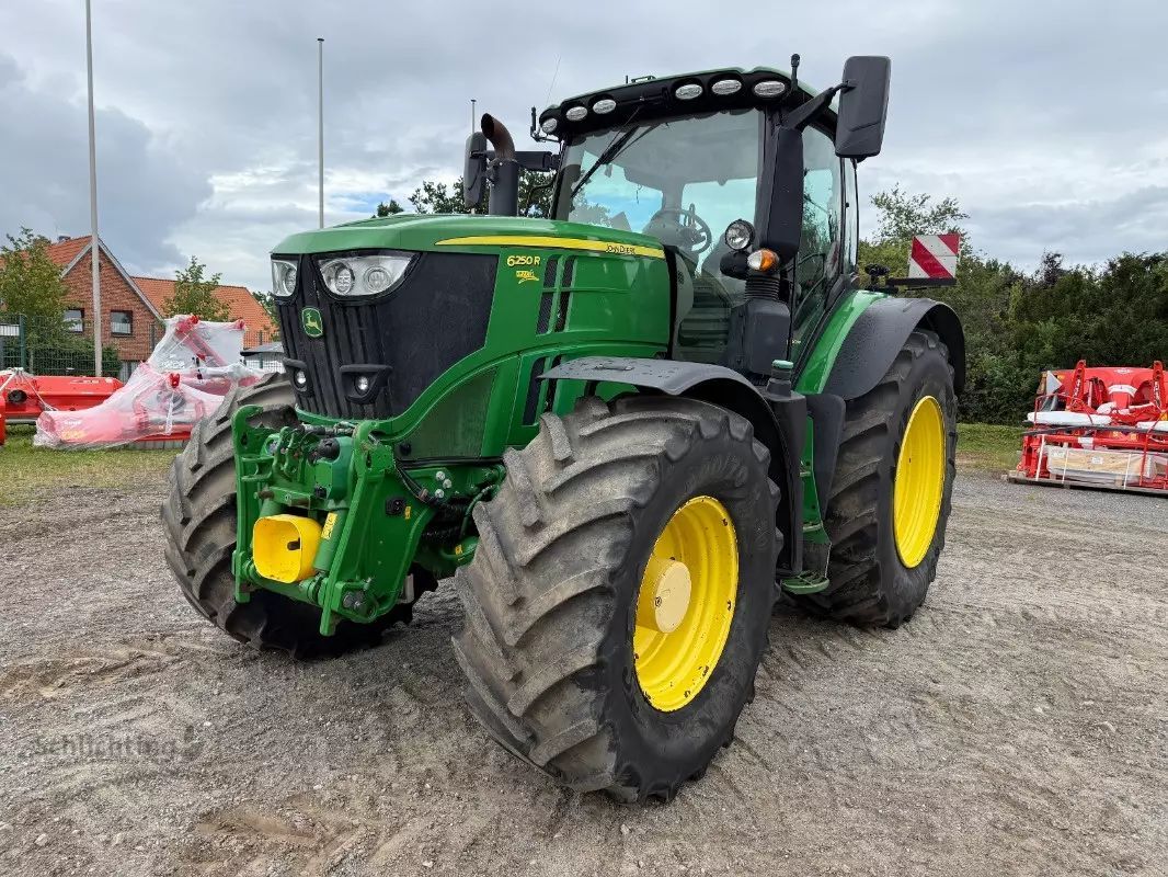 John Deere 6250R Tractor €118,500