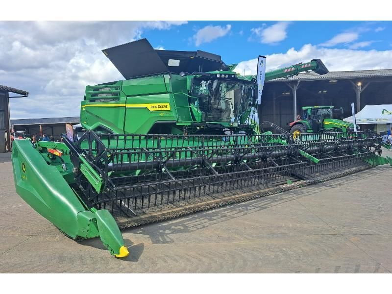 E-FARM: John Deere X9 1100 - Mähdrescher - id LRJUA6H - Baujahr: 2023 - Abgelesene Motorstunden: 1.214,Frankreich
