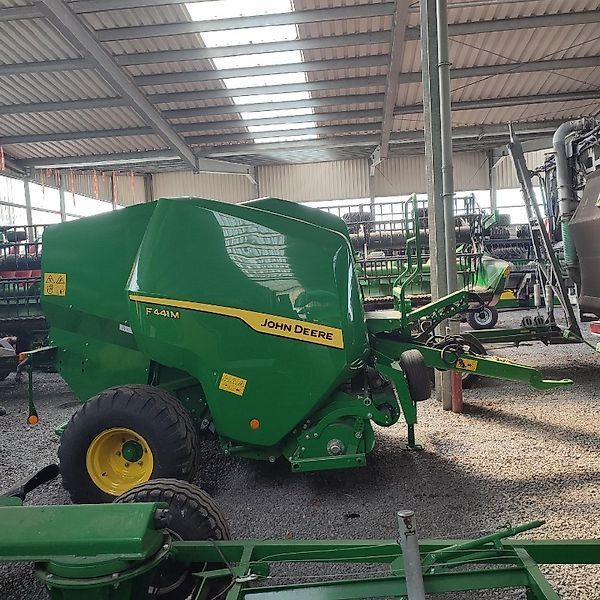 E-FARM: John Deere F441M - Presse à balles - id JPMKE2W - 48 500 € - Année: 2024 - Allemagne