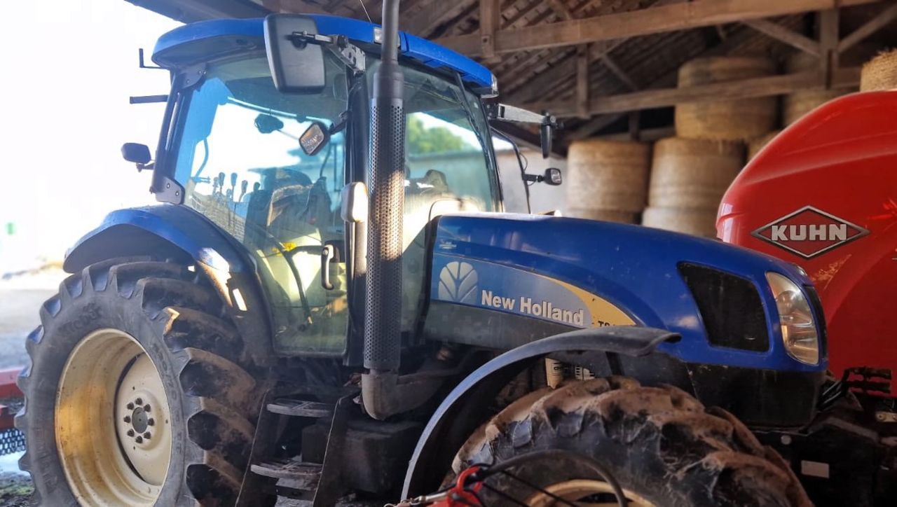 E-FARM: New Holland TM125 - Trattore - id WVPH3GX - 28.750 € - Anno di costruzione: 2006 - Ore: 8.400,Potenza del motore: 125,Francia
