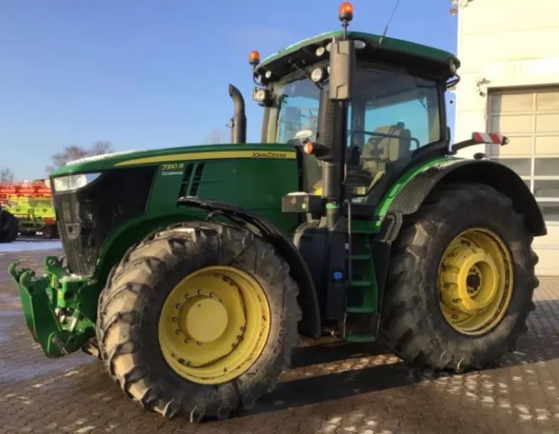 John Deere 7310 R Tractor €118,000
