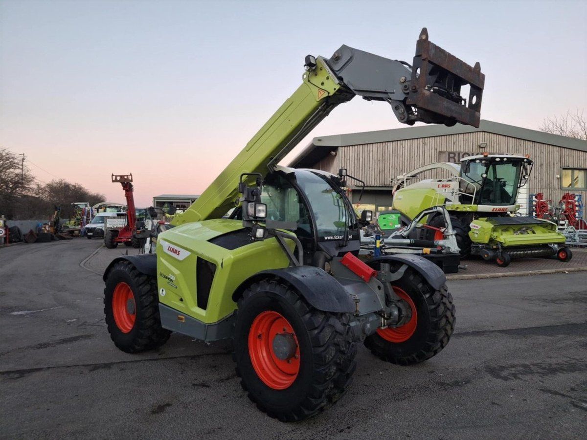 E-FARM: Claas scorpion 736 - Ładowacz teleskopowy - id HAII3UD - 60 352 € - Rok produkcji: 2021 - Motogodziny: 3800,Zjednoczone Królestwo