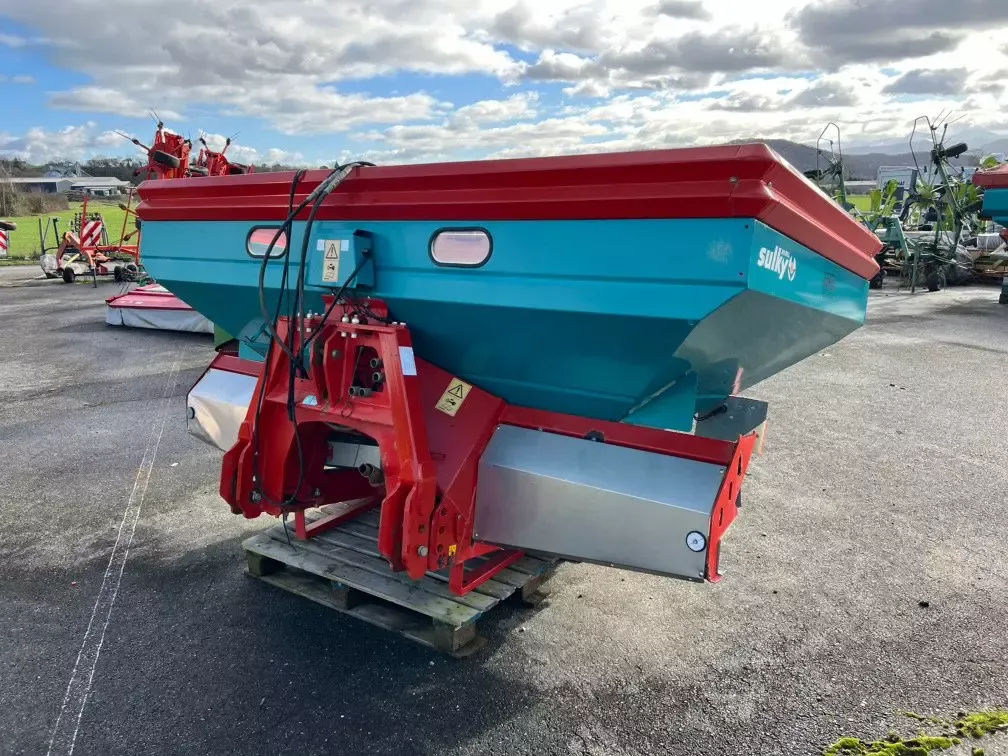 E-FARM: sulky dpx magnum 2800 12/28 - Műtrágyaszóró - id ZQQYDG2 - 6500 EUR - Gyártási év: 2006 - Franciaország