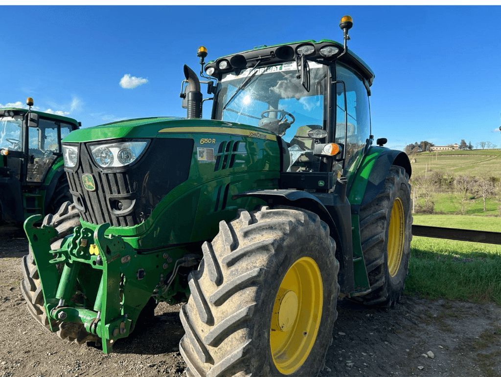 E-FARM: John Deere 6150 R - Traktor - id WQSQRPK - 62.000 € - Baujahr: 2013 - Abgelesene Motorstunden: 5.130,Motorleistung (PS): 150,Frankreich