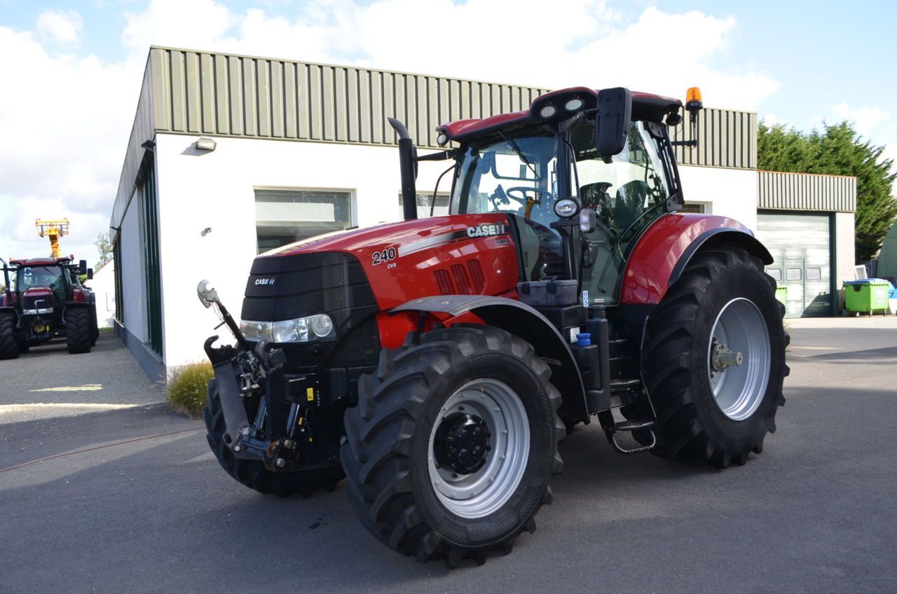 Case IH Puma 240 CVX Traktor 84 500 EUR
