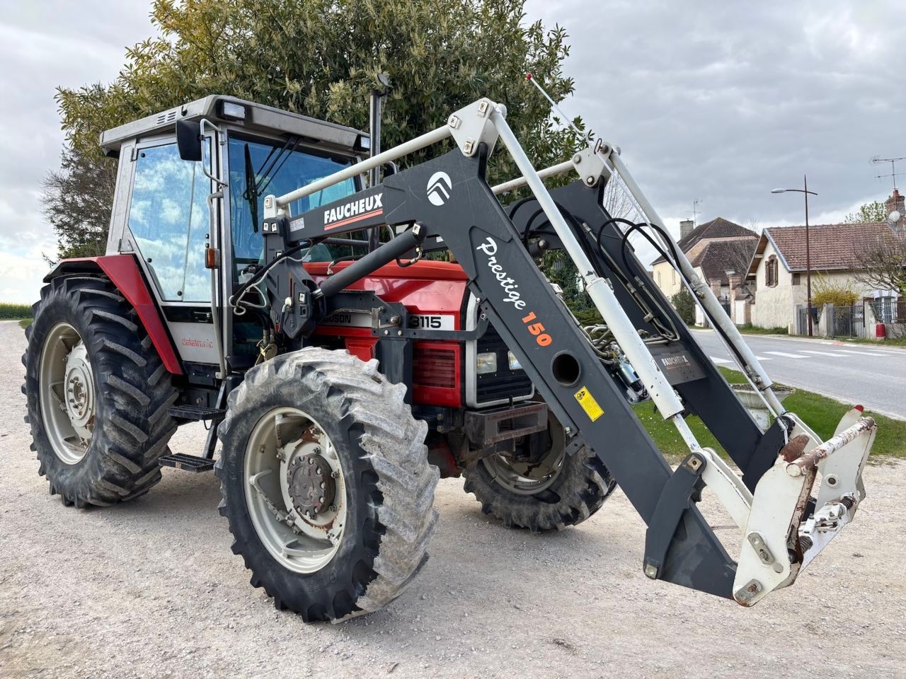 Massey Ferguson 3115 Tractor €16,500