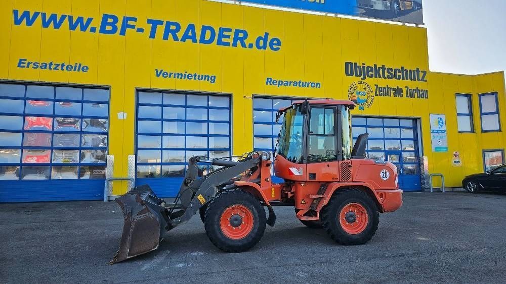 VOLVO l 30 g Wheel loader €28,800