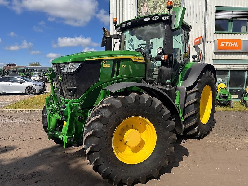 John Deere 6R 250 Tractor €165,900