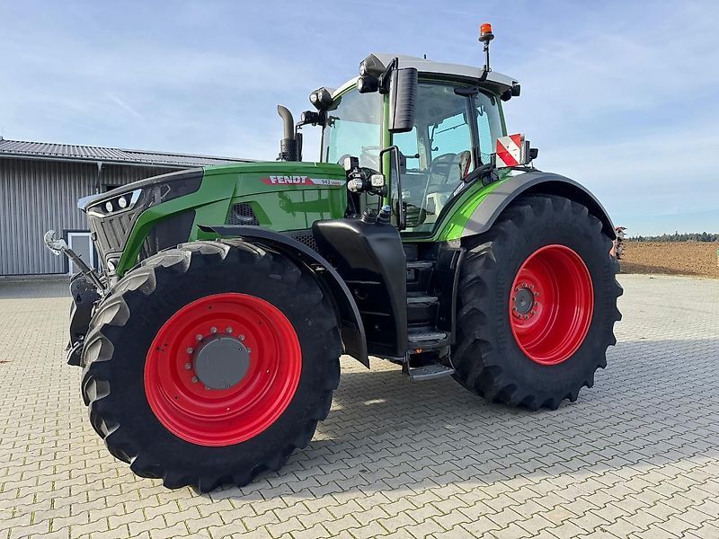 E-FARM: Fendt 939 Vario ProfiPlus - Traktor - id WU7UUMF - 225.000 € - Baujahr: 2023 - Abgelesene Motorstunden: 2.905,Motorleistung (PS): 415,Deutschland
