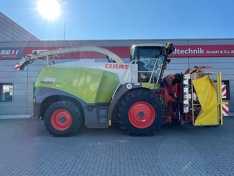 E-FARM: Claas Jaguar 950 - Самоходный кормоуборочный комбайн - id RBYRHPT - 202 500 € - Год выпуска: 2017 - Отработанные часы: 2 800,Мощьность двигателя: 585,Германия