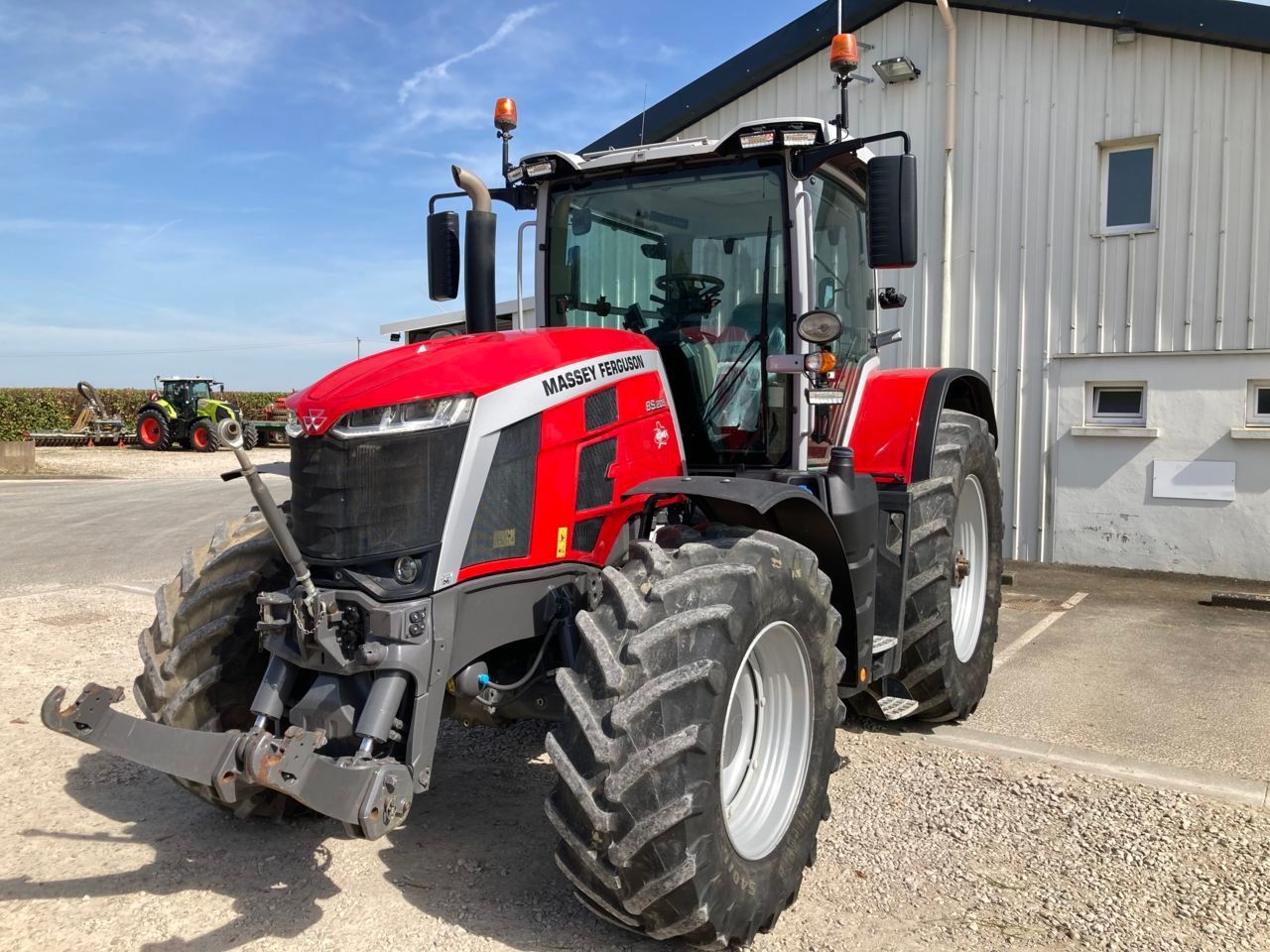 Massey Ferguson 8S.205 Tractor 95.000 EUR