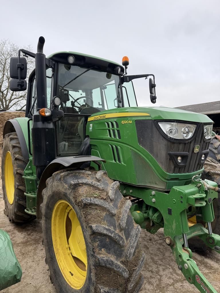John Deere 6120 M Трактор 65 000 €
