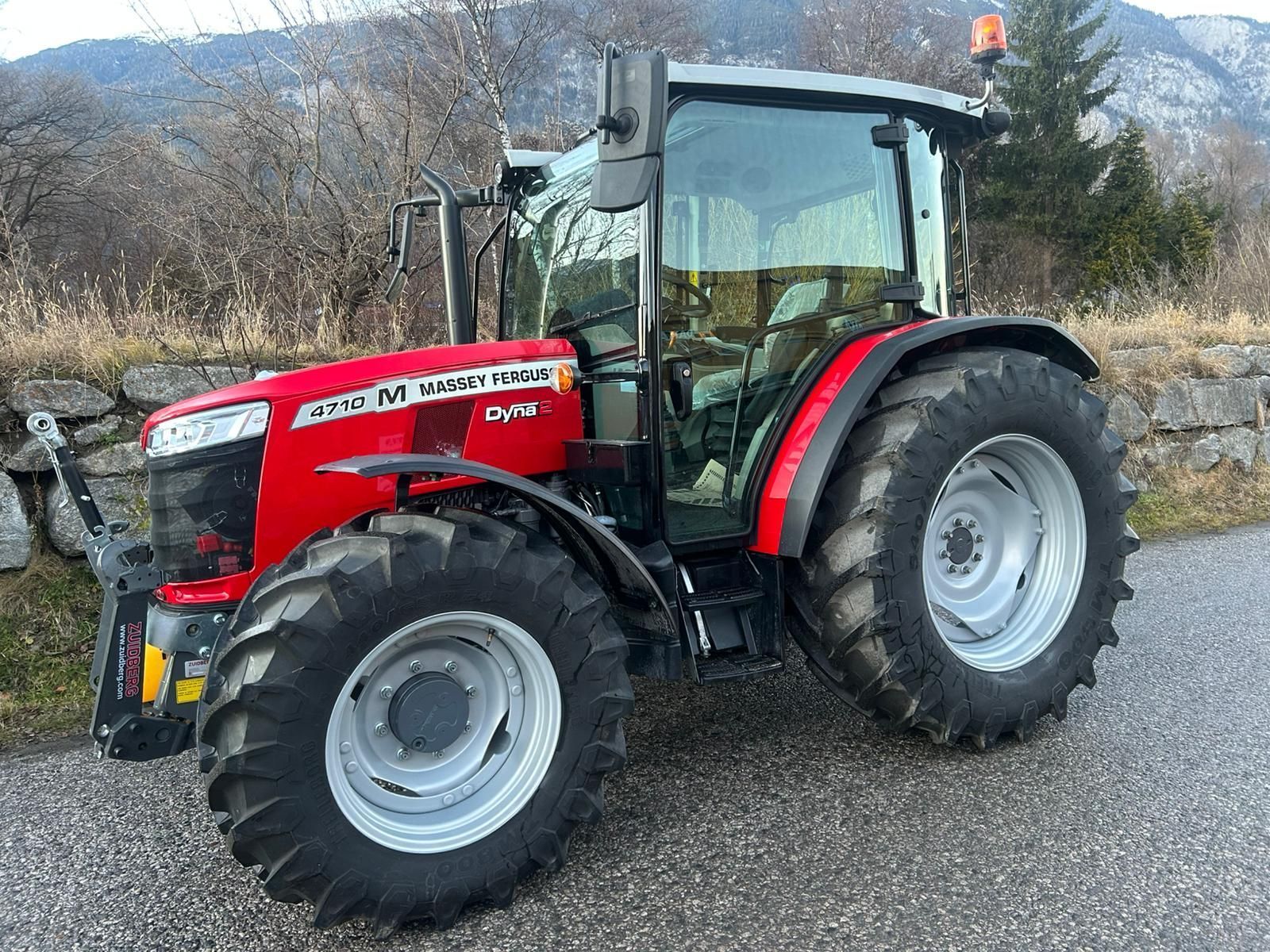 Massey Ferguson 4710 M Tractor €59,584