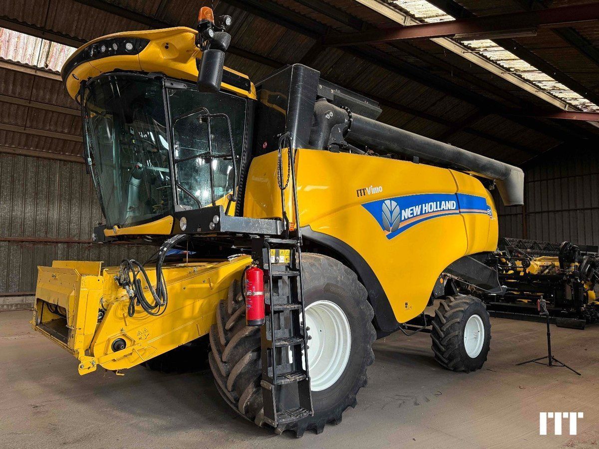 New Holland CX 6.90 Combine harvester €190,000