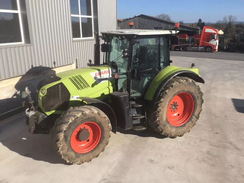 E-FARM: Claas Arion 620 - Tracteur - id LQKJBNE - 44 800 € - Année: 2012 - Lecture du nombre d'heure: 4 930,Puissance du moteur (chevaux): 4 930,France
