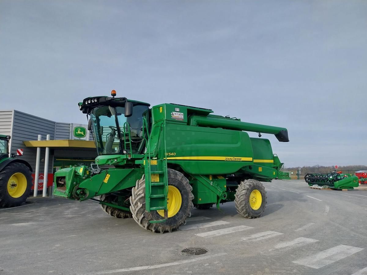 E-FARM: John Deere W 540 - Moissoneuse-batteuse - id 1ZNLHYD - 89 000 € - Année: 2013 - Lecture du nombre d'heure: 2 126,France