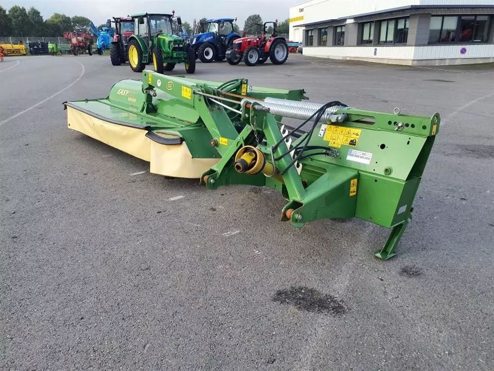 Krone EasyCut R 320 CV Faucheuse 9 000 €