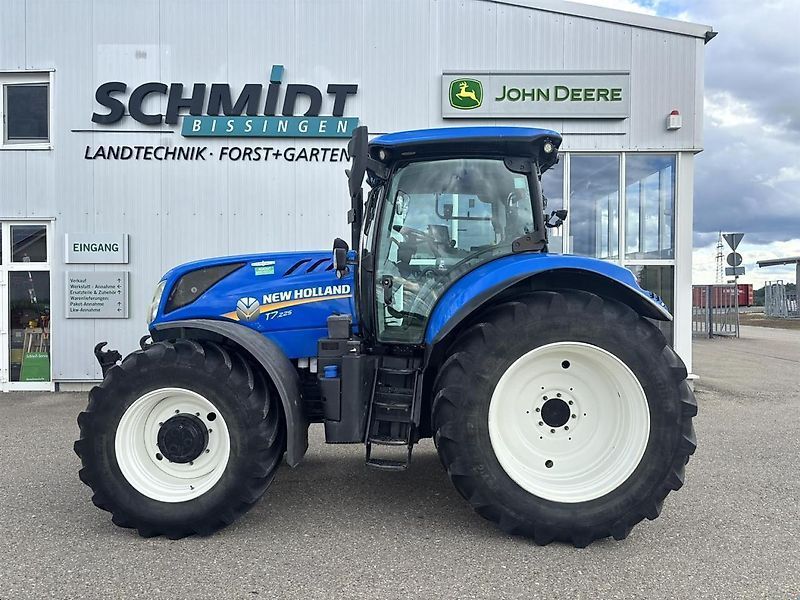 New Holland T7.225 Tractor €75,000