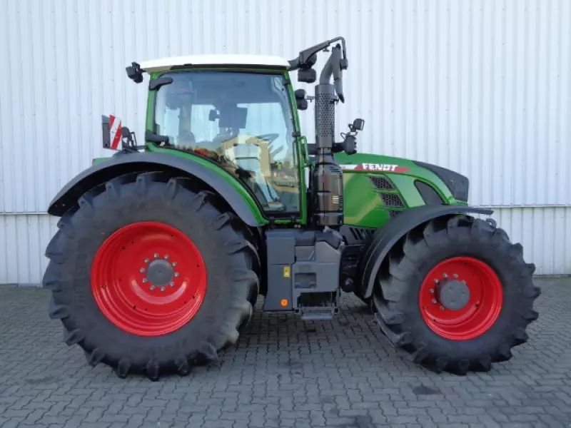 E-FARM: Fendt 724 Vario PowerPlus - Traktor - id RSQNFUK - 195.000 € - Baujahr: 2021 - Abgelesene Motorstunden: 293,Motorleistung (PS): 246,Deutschland