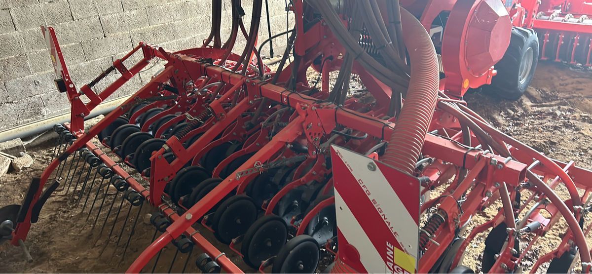 E-FARM: Kuhn btf 4000 - Drillmaschine - id FHEXJHB - 15.000 € - Baujahr: 2013 - Frankreich