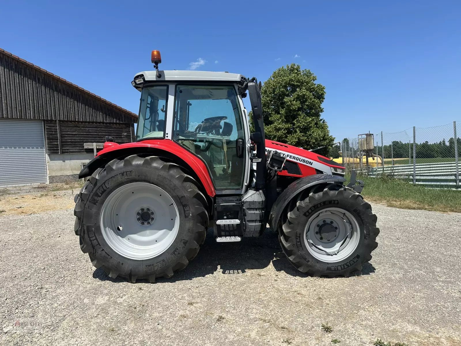 E-FARM: Massey Ferguson 5S.145 - Traktor - id SCDWDPQ - 99.990 € - Baujahr: 2021 - Abgelesene Motorstunden: 1.500,Motorleistung (PS): 145,Deutschland