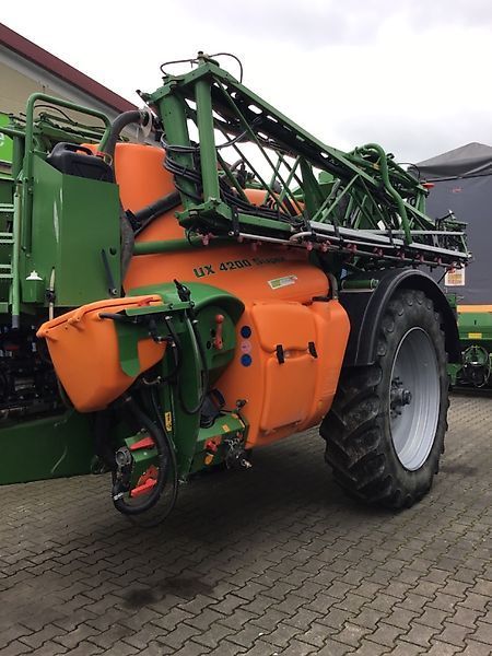 Amazone ux 4200 super 27m Opryskiwacz 46 000 €