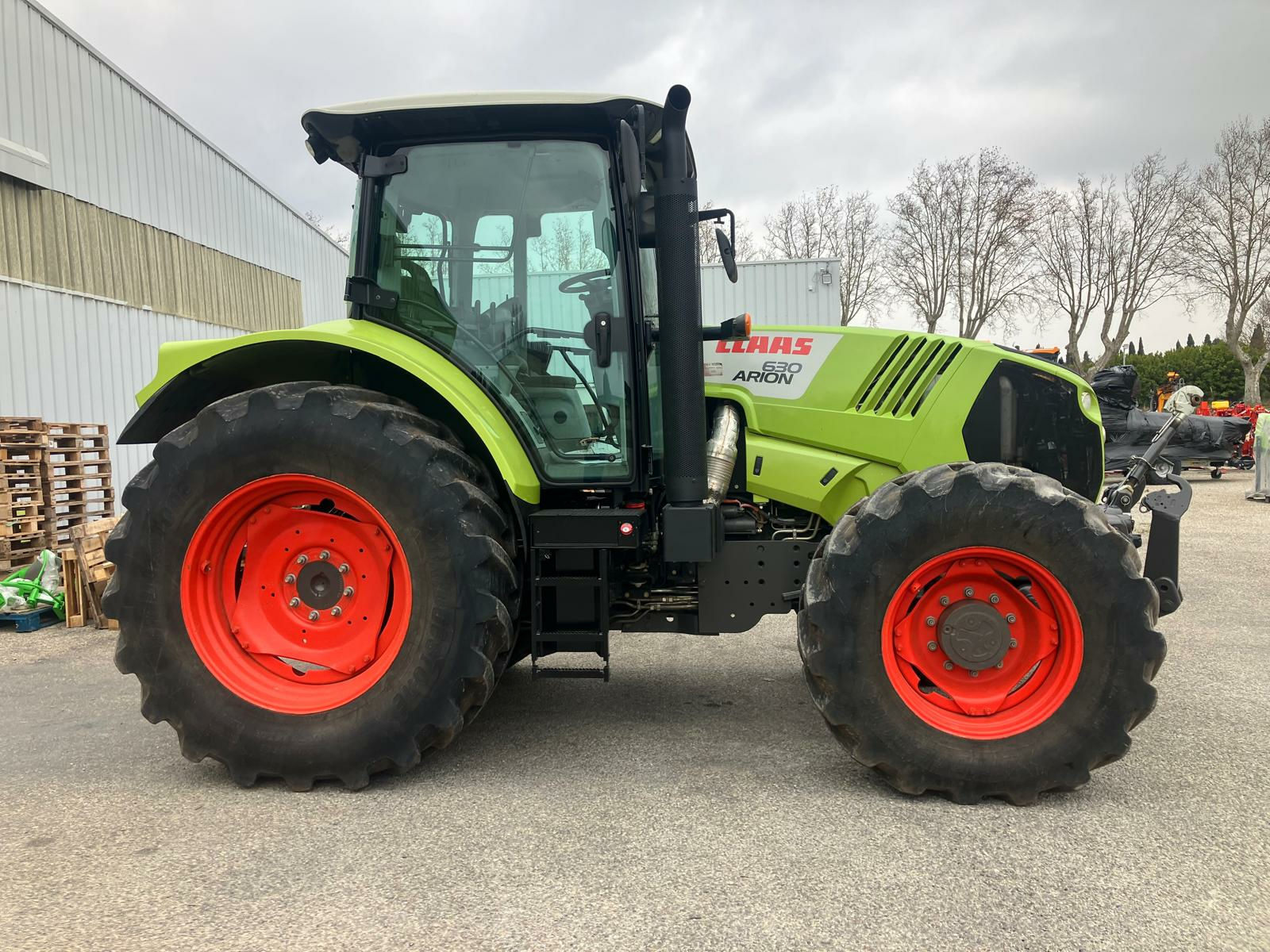 E-FARM: Claas Arion 630 - Tractor - id FDYKTFS - €50,000 - Year of construction: 2013 - Engine hours: 4,000,Engine power (HP): 145